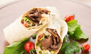 Shawarma : inconvénients et bienfaits, composition, conseils de cuisine