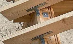 자신의 손으로 집을 짓기 : 단계별로 목재로 집을 짓기