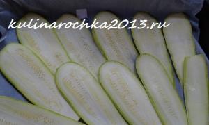Inihurnong manok at zucchini roll Mga zucchini roll na may manok