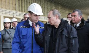 رئیس سابق روس هیدرو به حبس خانگی خود پایان داد. عواقب بازداشت چه می تواند باشد؟