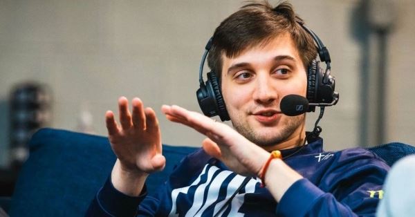 Arteezy: «Когда мне было 18 лет, я развлекался в клубах со шлюхами, а не смотрел аниме»