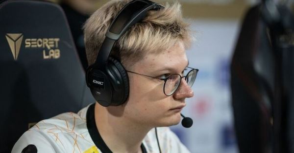 Virtus.pro вышла в финал верхней сетки CCT Series 4, обыграв Dragon Esports